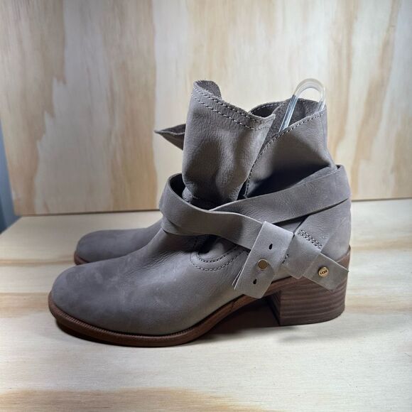 Ugg Elora Leather Ankle Boots Women’s Size 6.5 - Picture 1 of 8